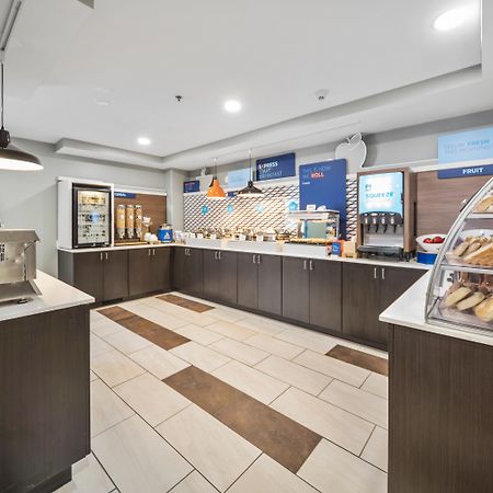 Holiday Inn Express Chicago Northwest-Vernon Hills By Ihg Exteriör bild