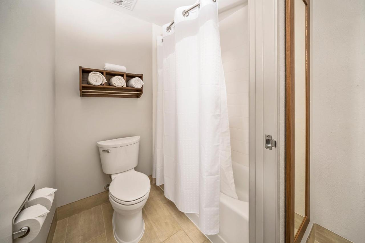 Holiday Inn Express Chicago Northwest-Vernon Hills By Ihg Exteriör bild