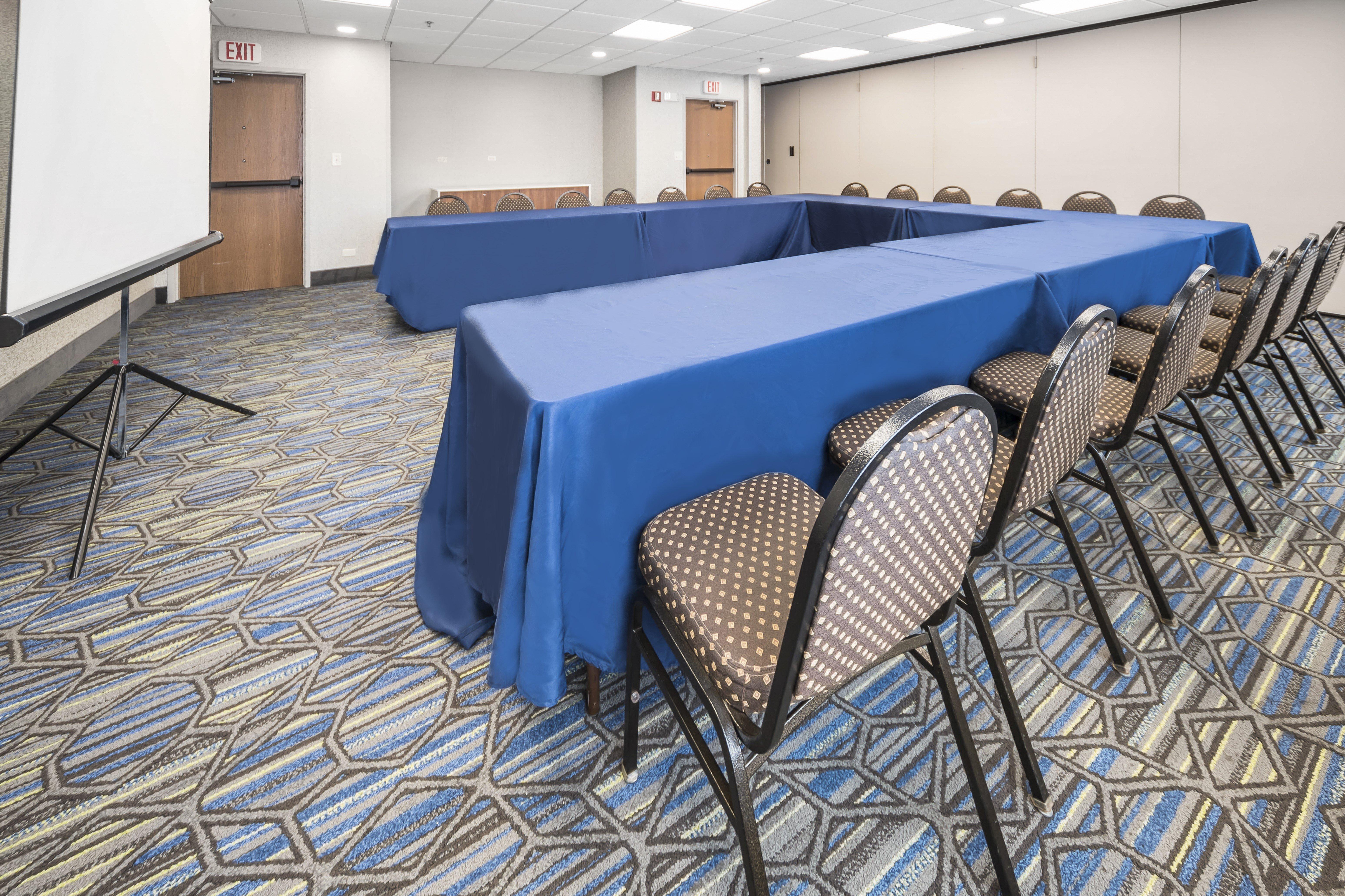 Holiday Inn Express Chicago Northwest-Vernon Hills By Ihg Exteriör bild