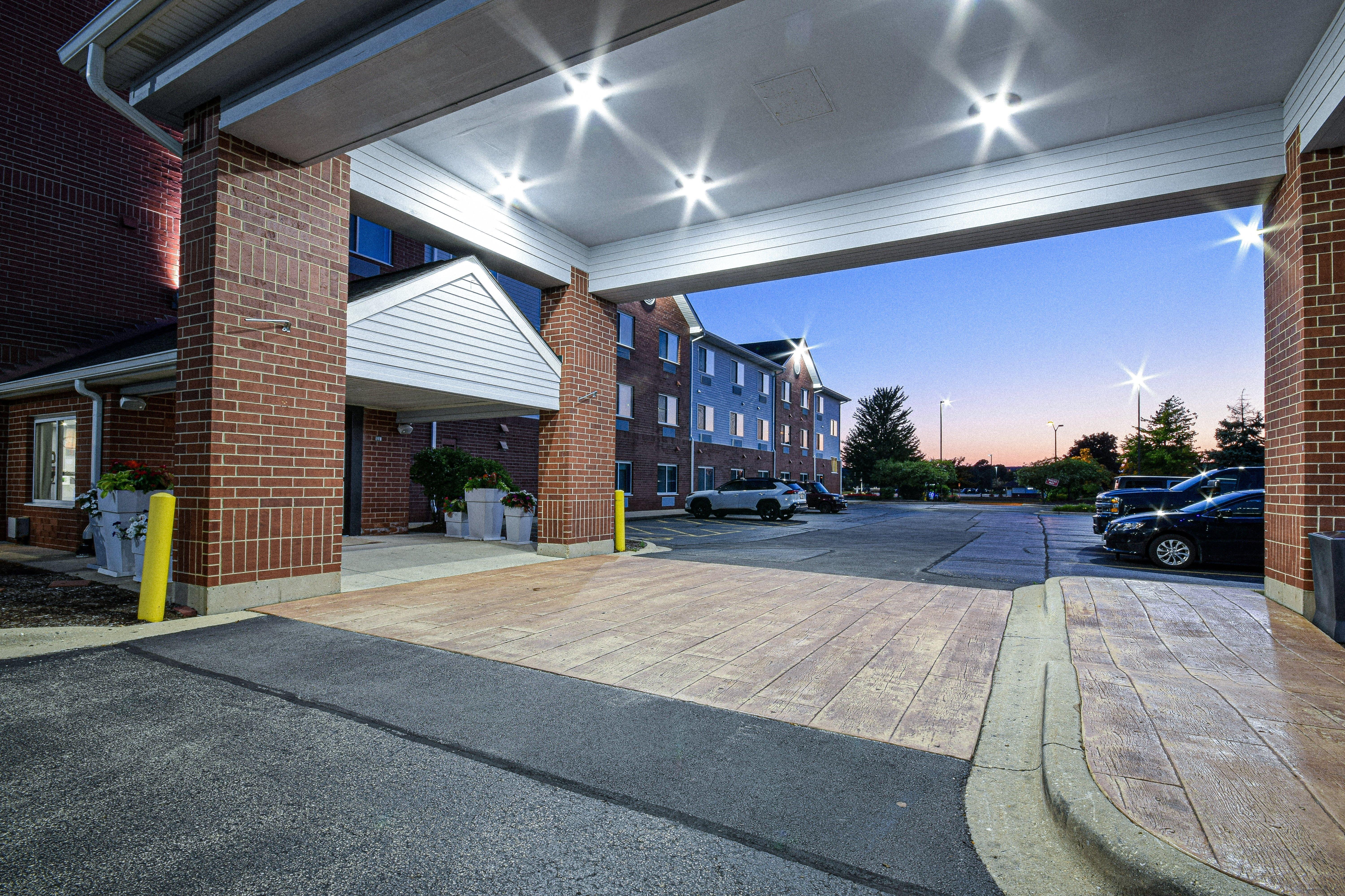 Holiday Inn Express Chicago Northwest-Vernon Hills By Ihg Exteriör bild