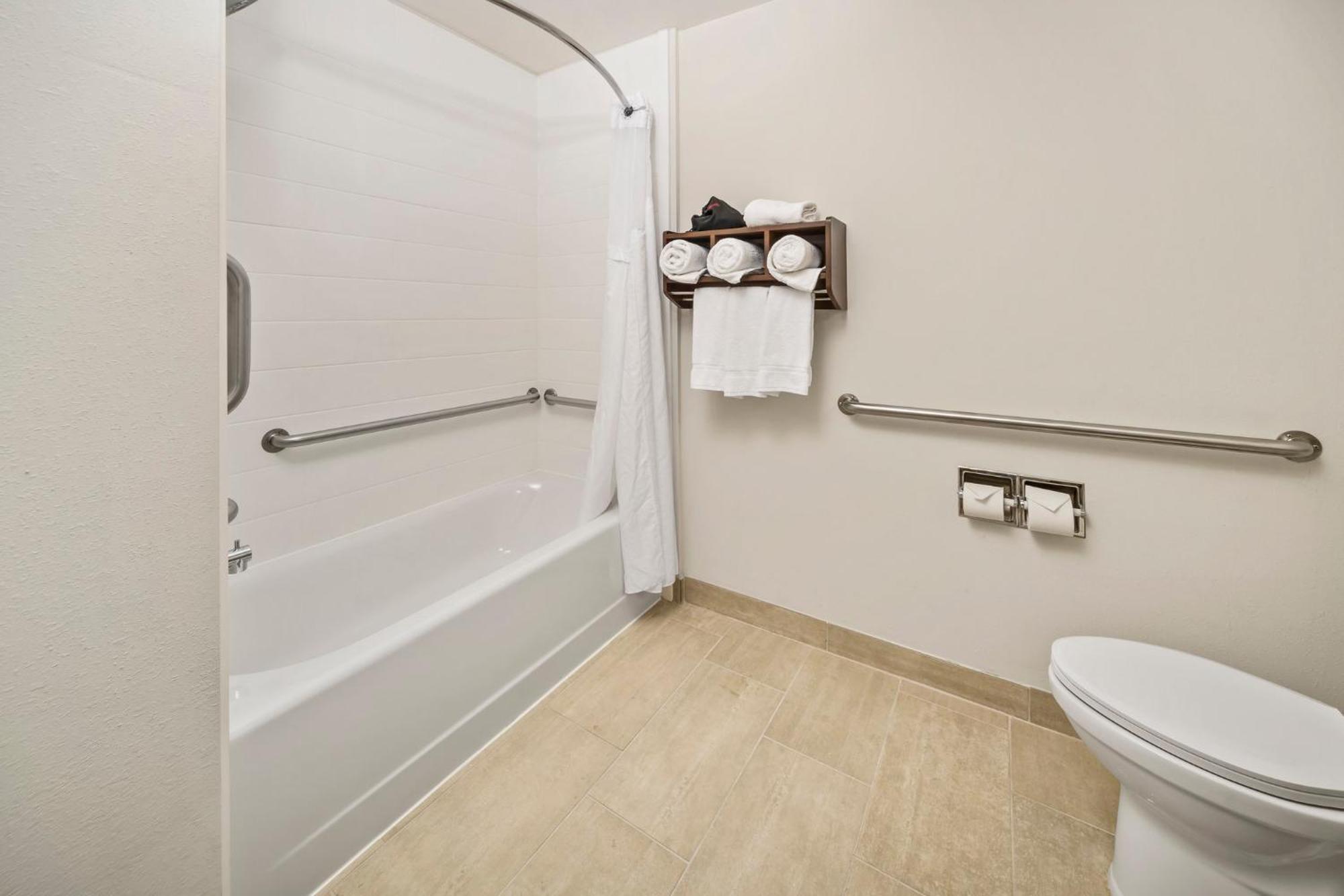 Holiday Inn Express Chicago Northwest-Vernon Hills By Ihg Exteriör bild