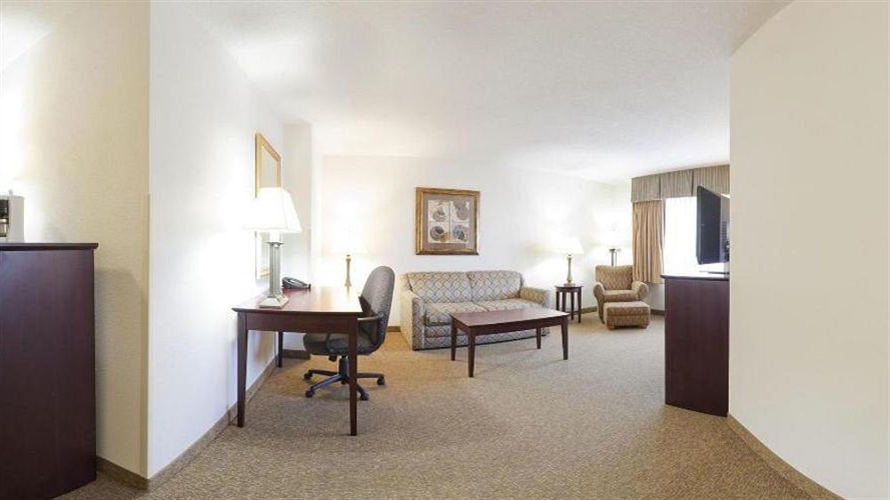 Holiday Inn Express Chicago Northwest-Vernon Hills By Ihg Exteriör bild