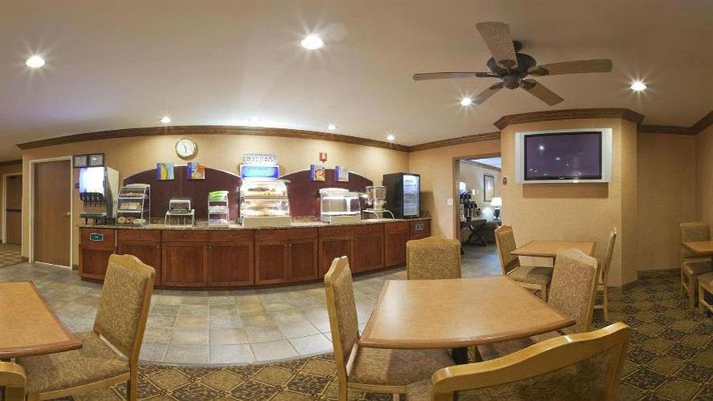 Holiday Inn Express Chicago Northwest-Vernon Hills By Ihg Exteriör bild