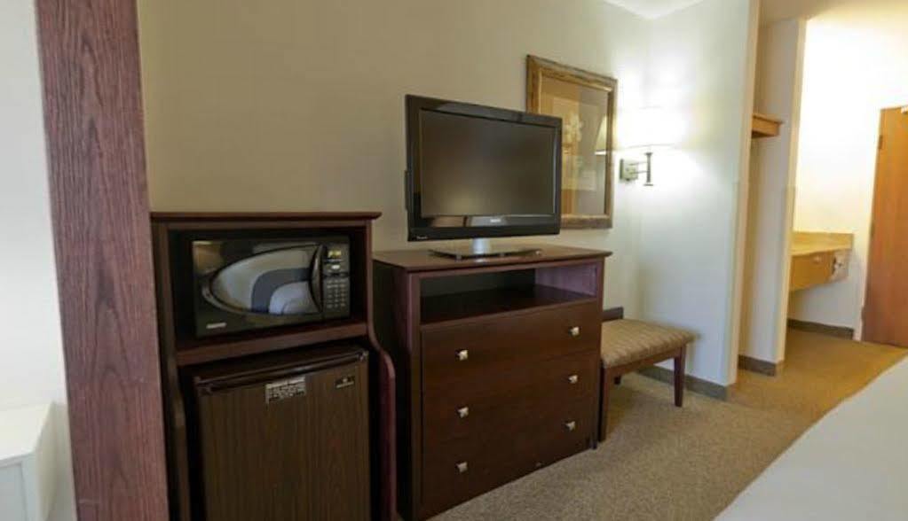 Holiday Inn Express Chicago Northwest-Vernon Hills By Ihg Exteriör bild