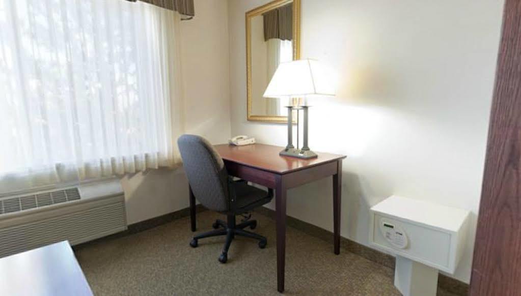 Holiday Inn Express Chicago Northwest-Vernon Hills By Ihg Exteriör bild